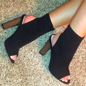 Never worn “Aliah” Bootie